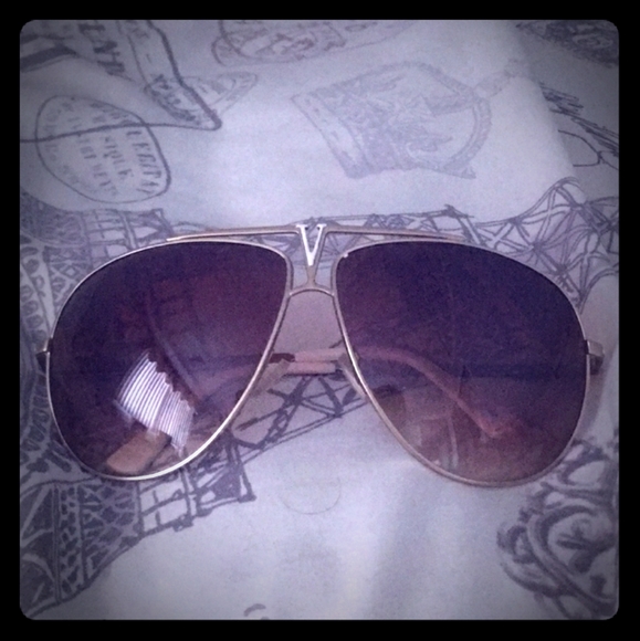 Vince Camuto Accessories - Vince Camuto Sunglasses